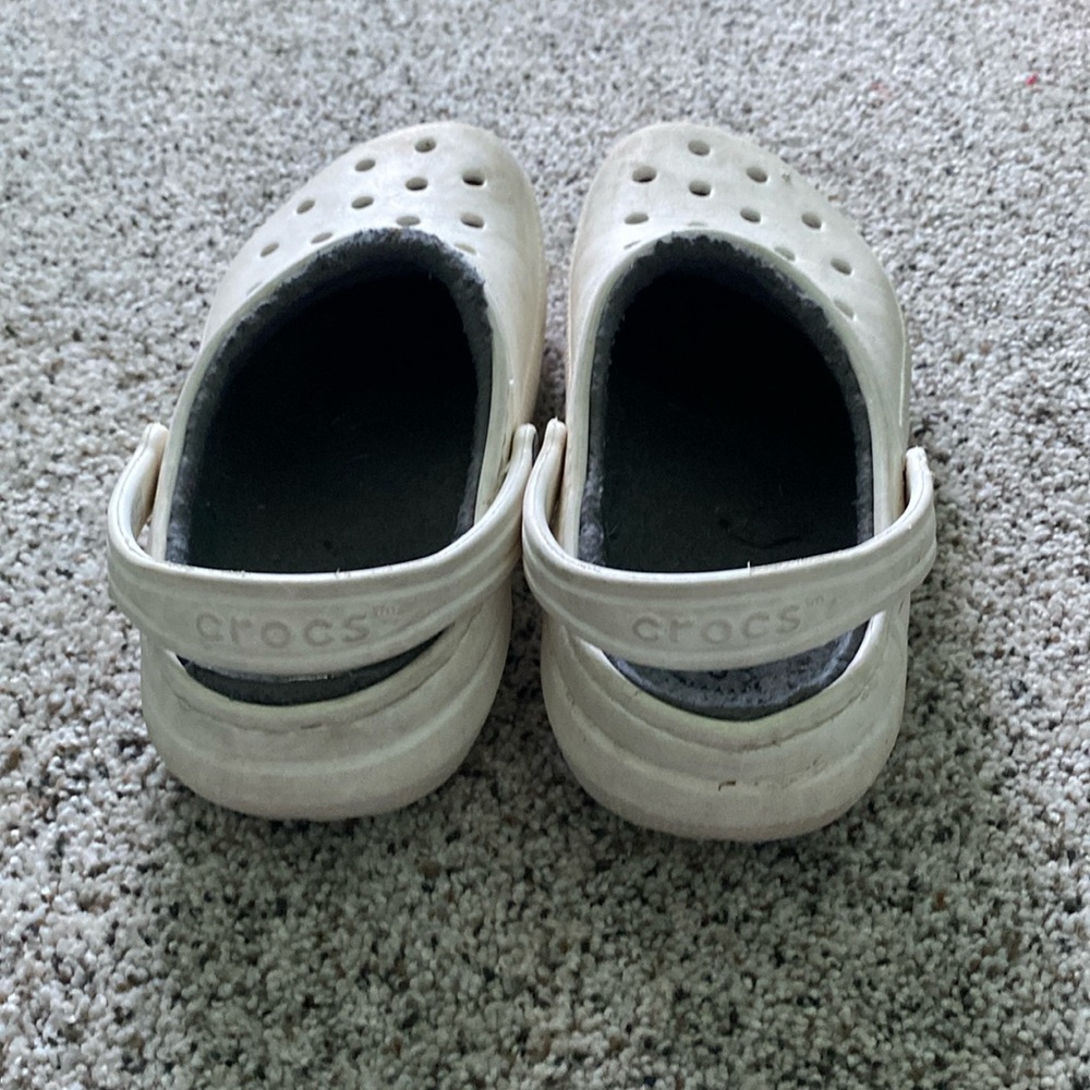 White fluffy crocs